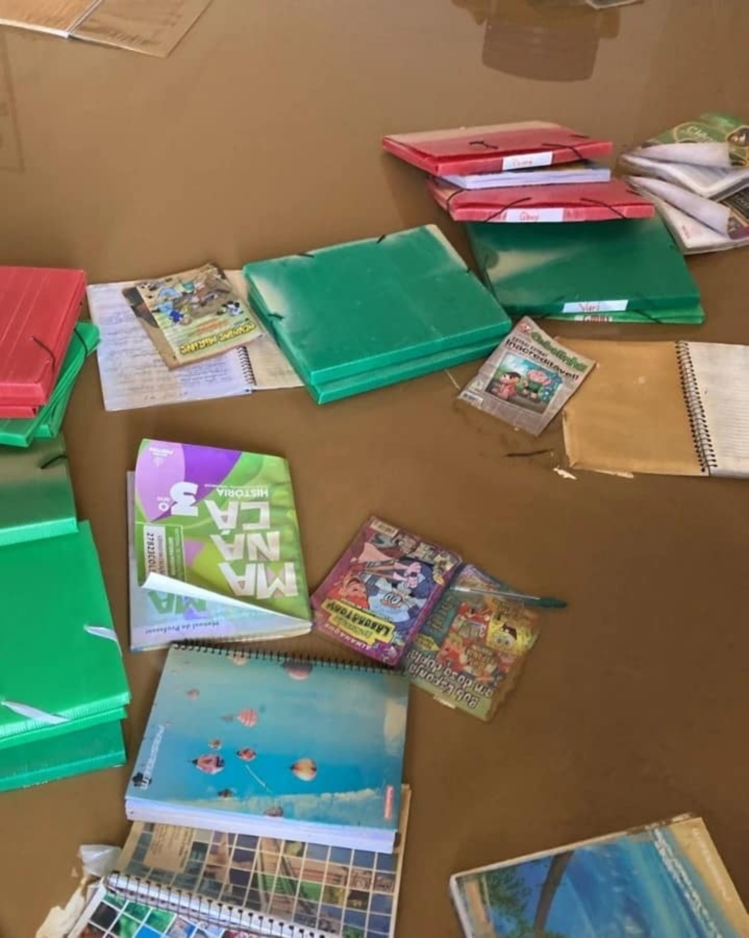 As recentes chuvas causaram danos as escolas em São João Batista. Além disso, para incentivar as doações, o Instituto Positivo se compromete a dobrar o valor arrecadado